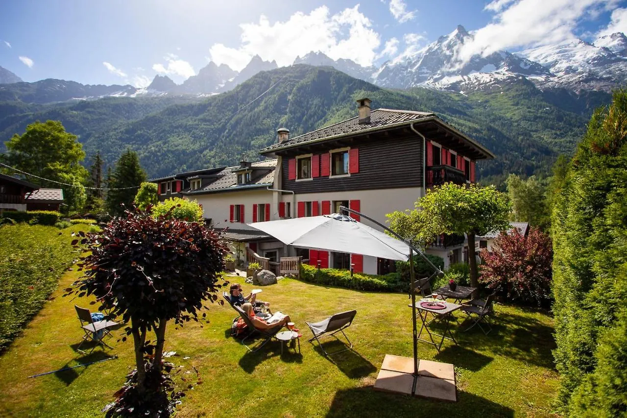 La Chaumiere Mountain Lodge contacts